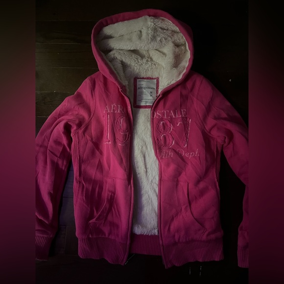 Aeropostale hot pink! Furry zip up perfect to keep u warm and cute all winter - Picture 2 of 5